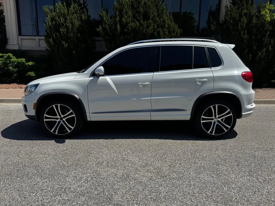 2017 Volkswagen Tiguan - Image 8 of 16