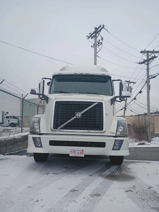 2017 Volvo 200 Series - Image 7 of 10