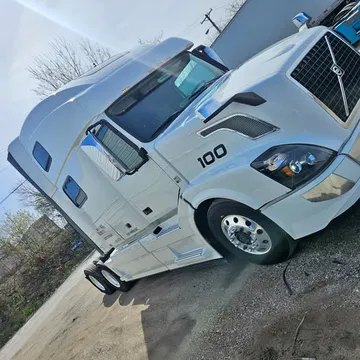 2017 Volvo 780