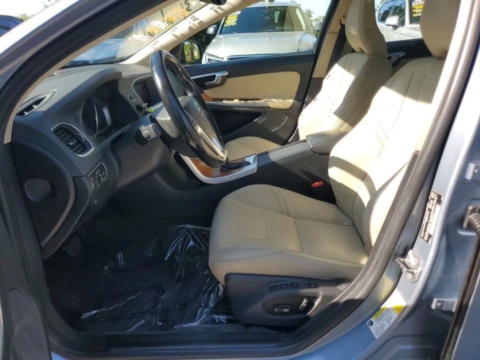2017 Volvo S60 2nd Gen - Image 11 of 14
