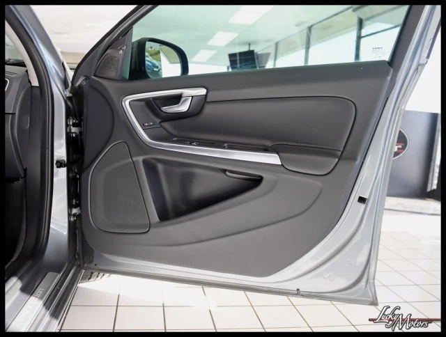 2017 Volvo S60 2nd Gen - Image 29 of 31