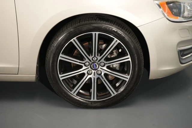 2017 Volvo S60 2nd Gen - Image 22 of 31