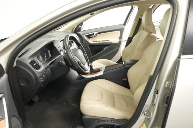 2017 Volvo S60 2nd Gen - Image 29 of 31