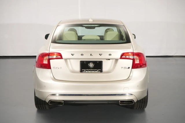 2017 Volvo S60 2nd Gen - Image 11 of 31