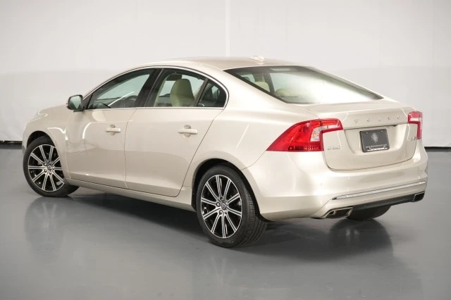 2017 Volvo S60 2nd Gen - Image 17 of 31