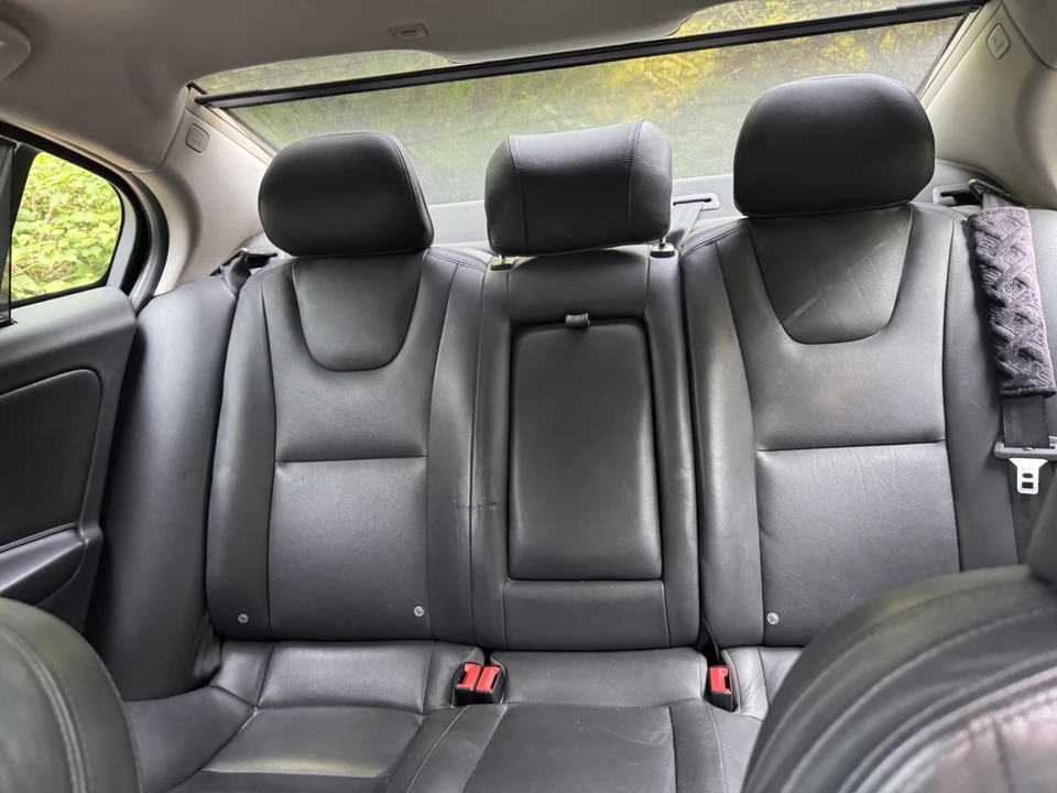 2017 Volvo S60 2nd Gen - Image 4 of 12