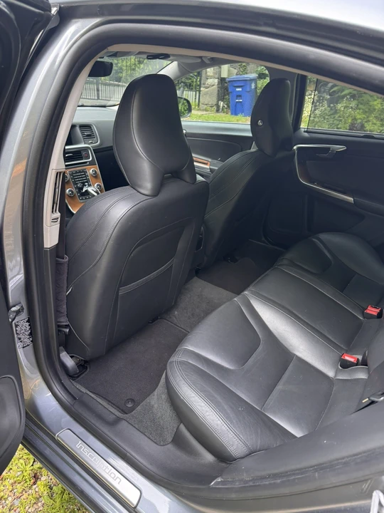 2017 Volvo S60 2nd Gen - Image 8 of 12