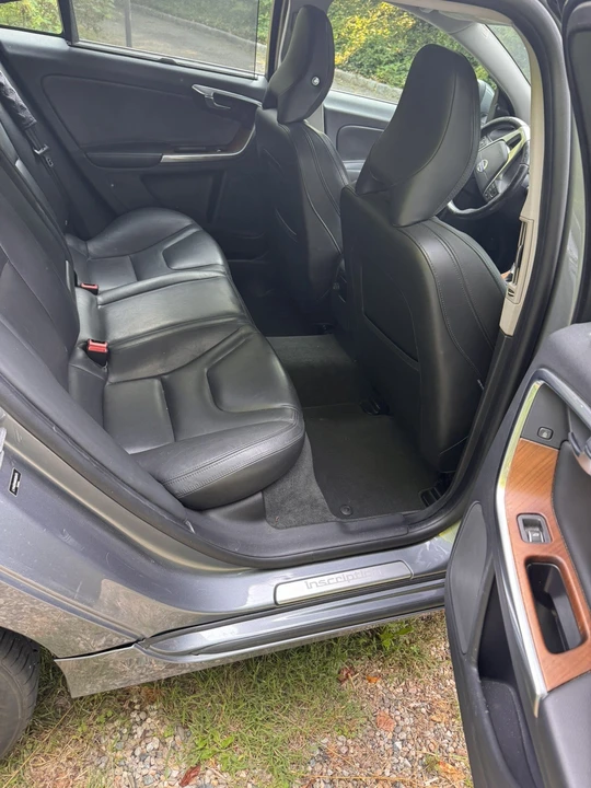 2017 Volvo S60 2nd Gen - Image 5 of 12