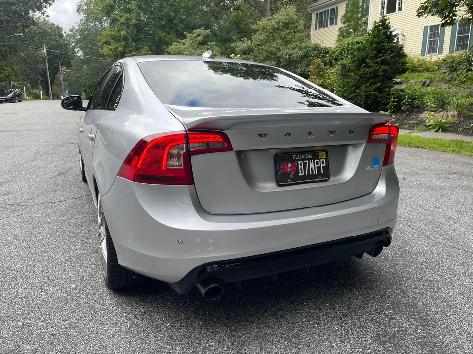 2017 Volvo S60 2nd Gen - Image 14 of 31