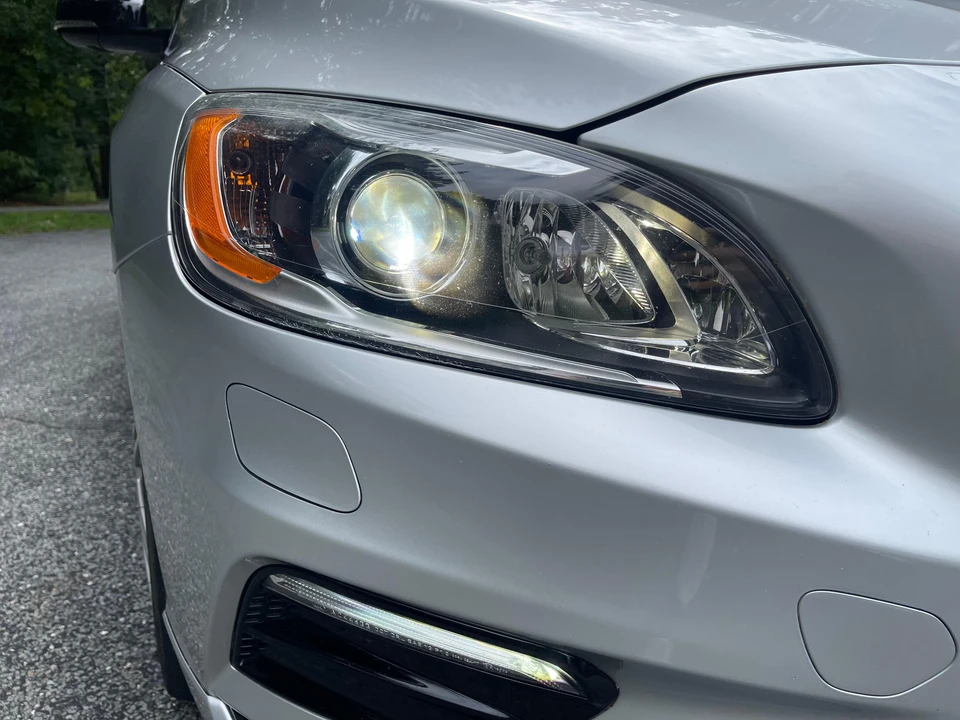 2017 Volvo S60 2nd Gen - Image 25 of 31