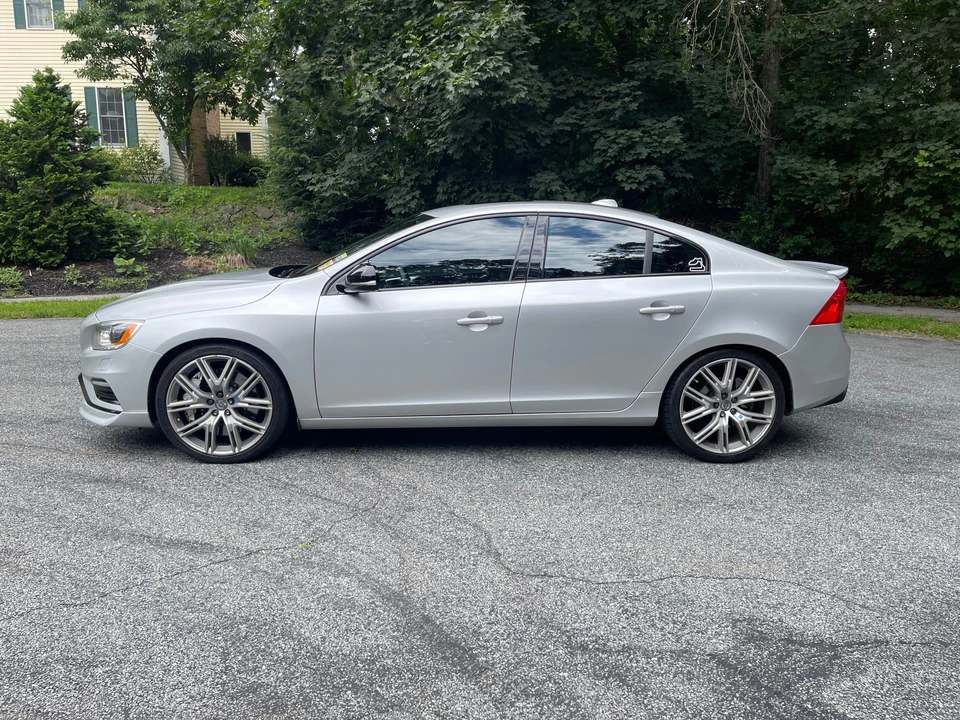 2017 Volvo S60 2nd Gen - Image 9 of 31