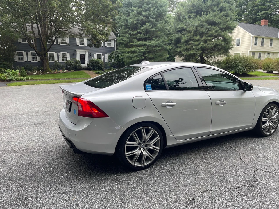 2017 Volvo S60 2nd Gen - Image 18 of 31