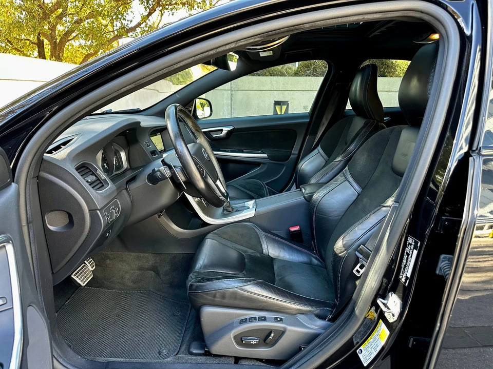 2017 Volvo S60 2nd Gen - Image 28 of 31