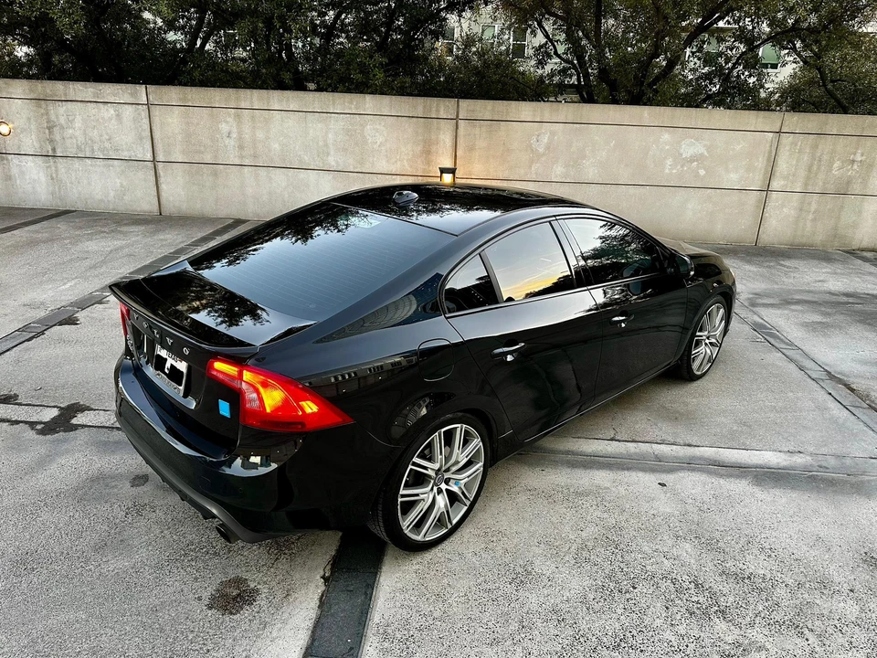 2017 Volvo S60 2nd Gen - Image 9 of 31