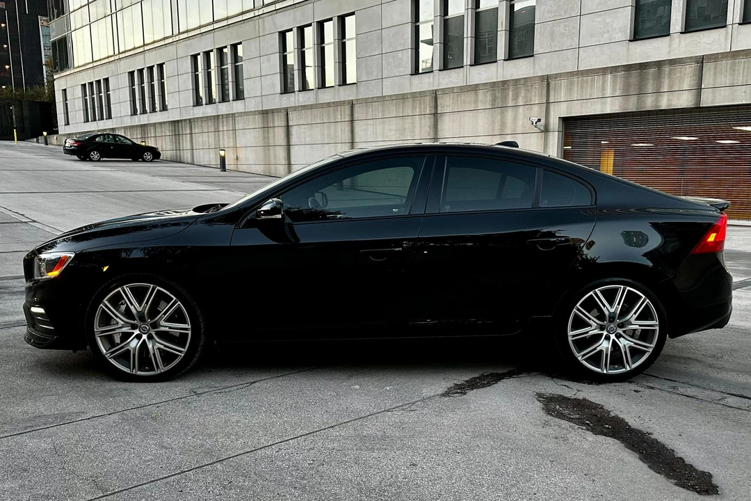 2017 Volvo S60 2nd Gen - Image 3 of 31