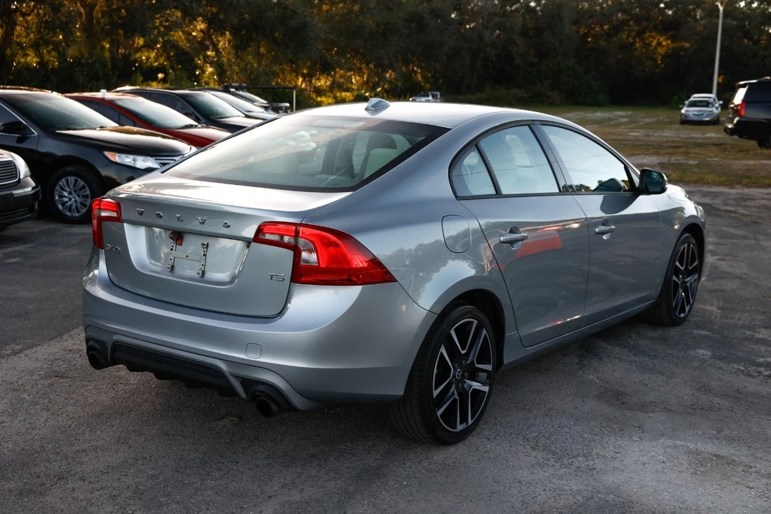 2017 Volvo S60 2nd Gen - Image 11 of 12