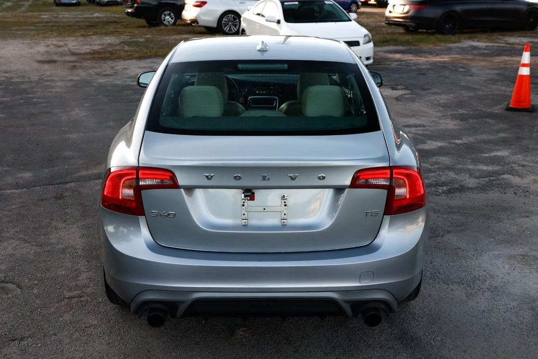 2017 Volvo S60 2nd Gen - Image 9 of 12