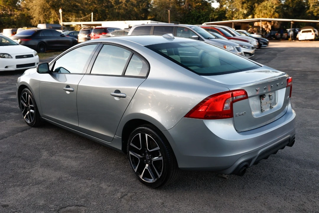 2017 Volvo S60 2nd Gen - Image 5 of 12