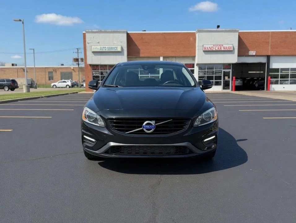 2017 Volvo S60 2nd Gen - Image 4 of 13
