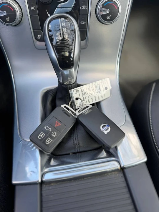 2017 Volvo S60 2nd Gen - Image 12 of 13