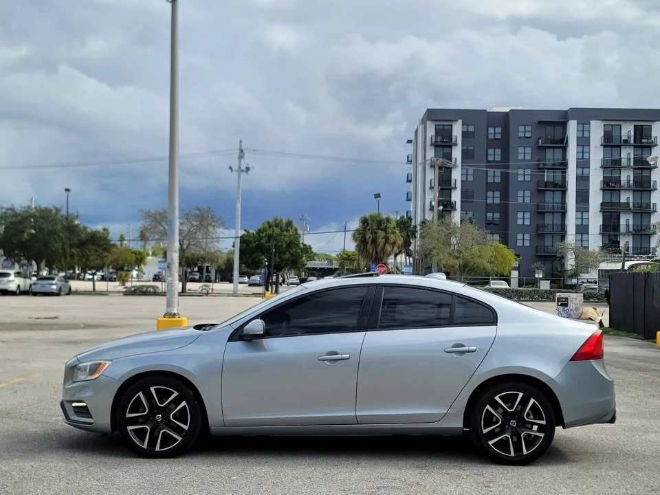 2017 Volvo S60 2nd Gen - Image 8 of 18