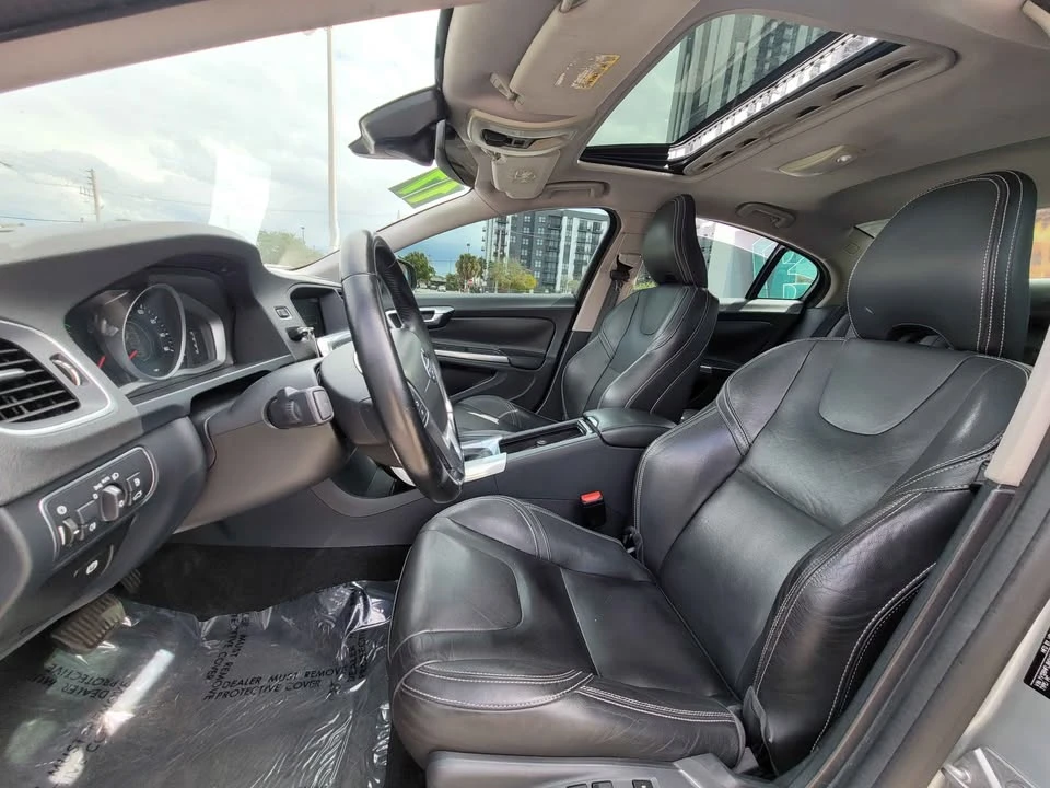 2017 Volvo S60 2nd Gen - Image 13 of 18