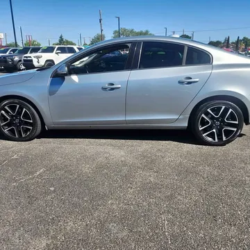 2017 Volvo S60 T5 Dynamic Sedan 4D