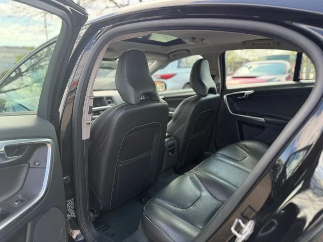 2017 Volvo S60 2nd Gen - Image 23 of 26