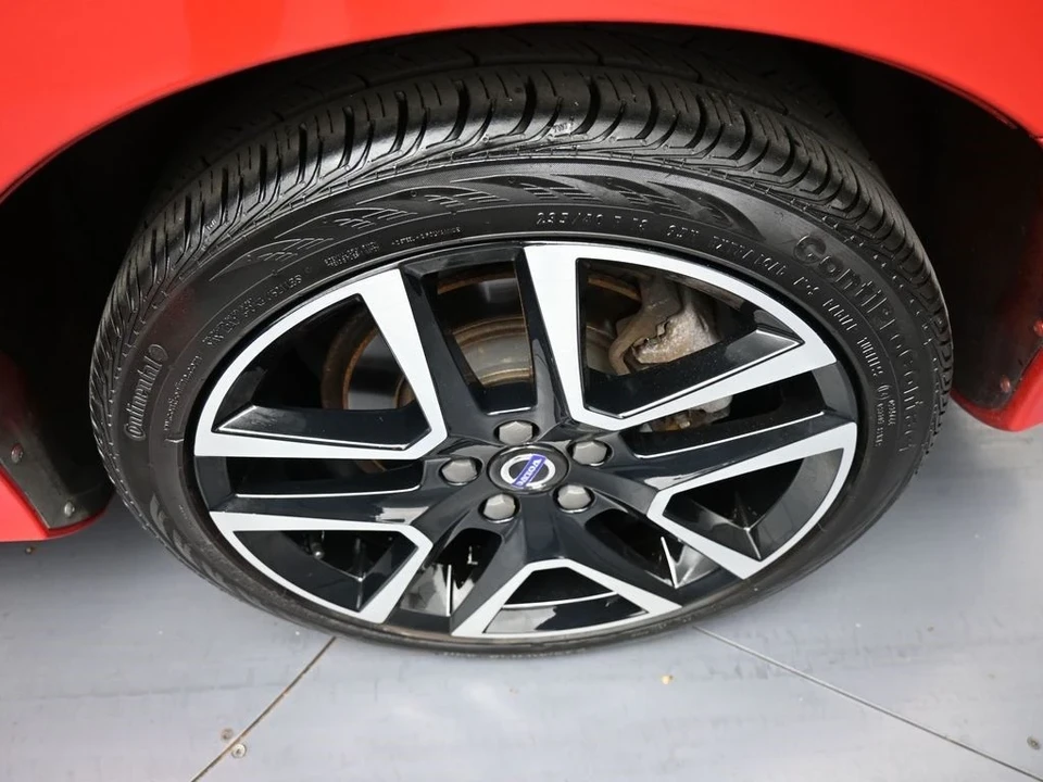 2017 Volvo S60 2nd Gen - Image 15 of 21