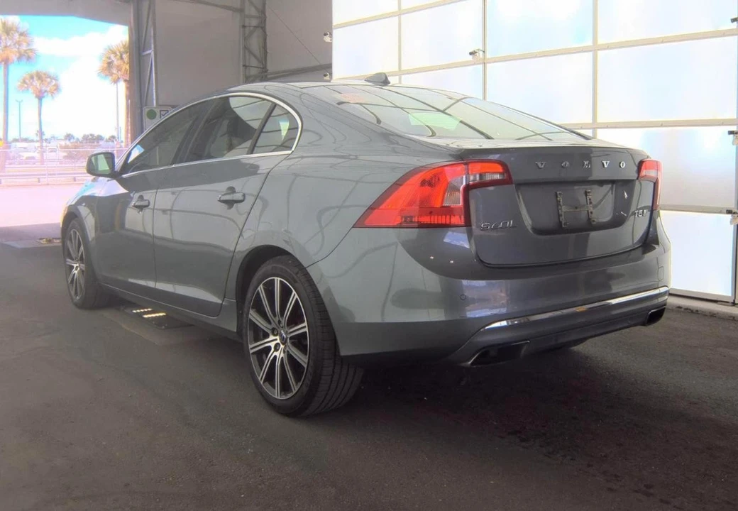 2017 Volvo S60 2nd Gen - Image 8 of 17