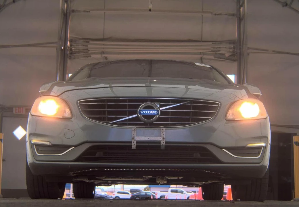 2017 Volvo S60 2nd Gen - Image 3 of 17