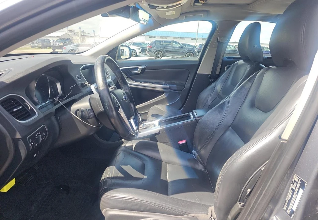 2017 Volvo S60 2nd Gen - Image 10 of 17