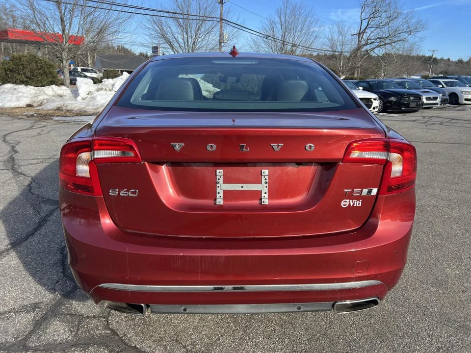 2017 Volvo S60 2nd Gen - Image 4 of 12