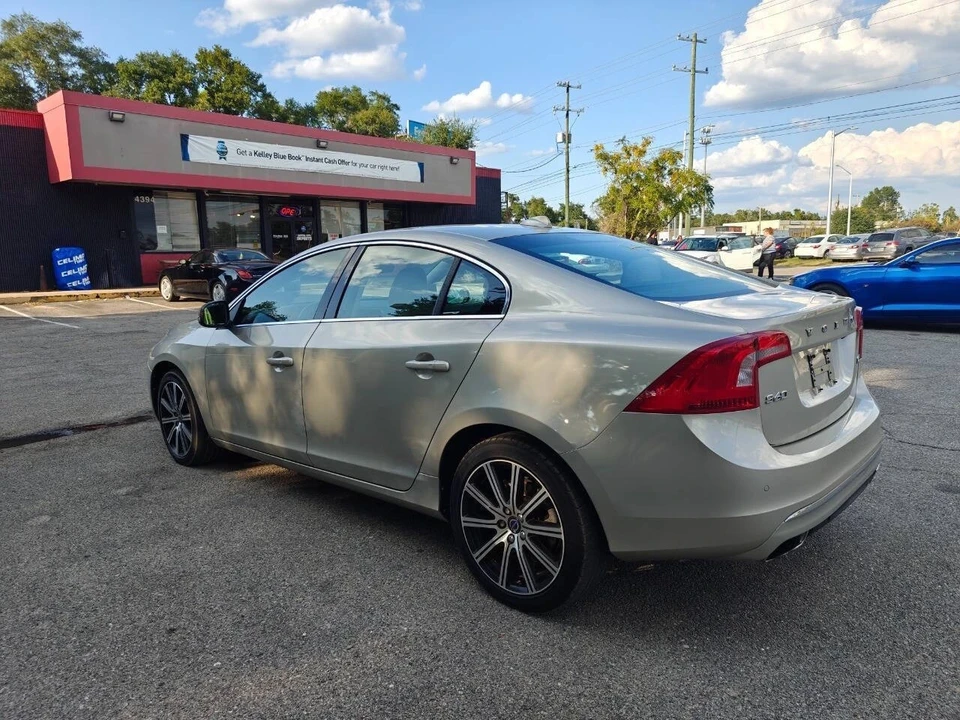 2017 Volvo S60 2nd Gen - Image 7 of 12