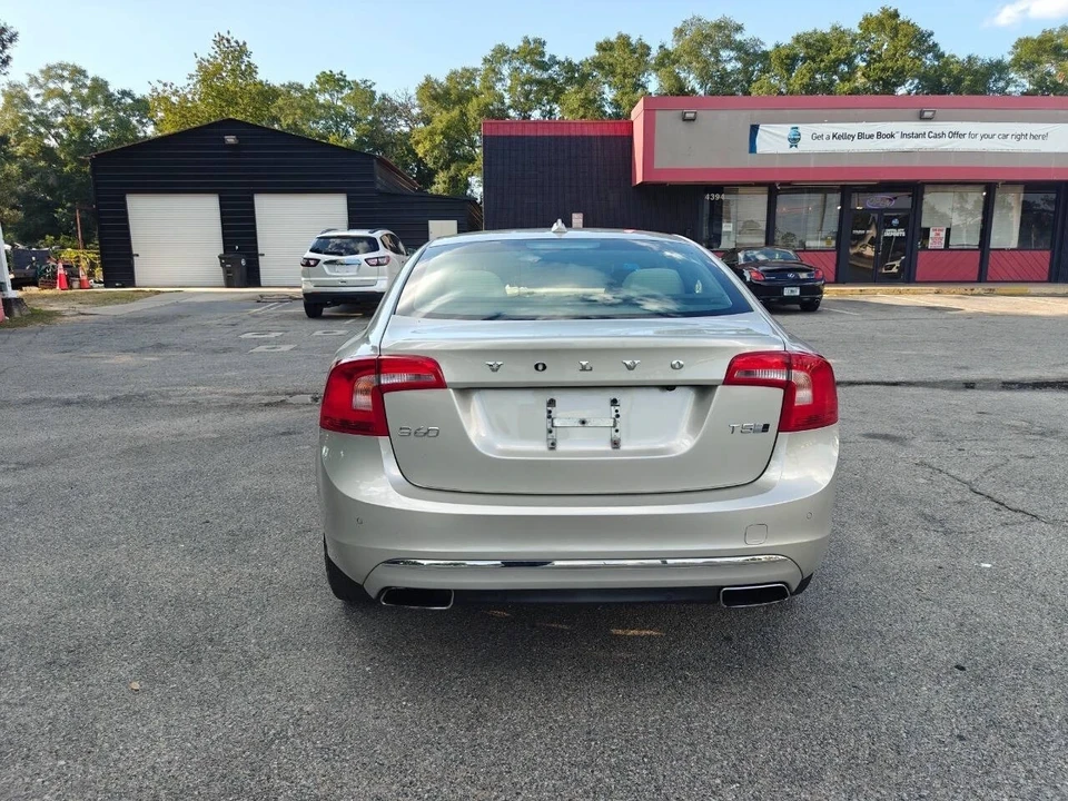 2017 Volvo S60 2nd Gen - Image 5 of 12