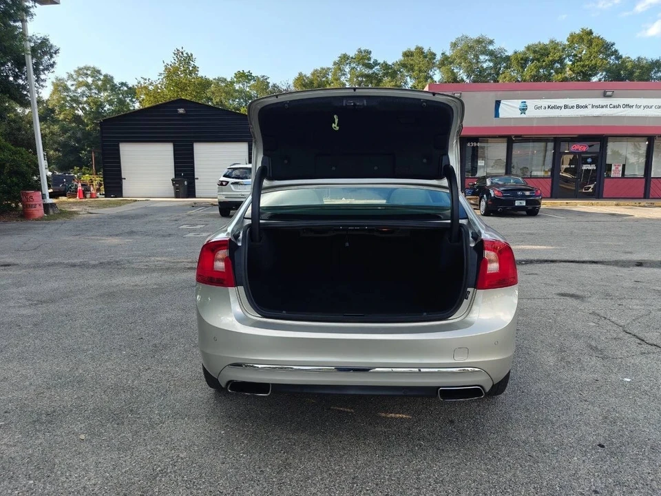 2017 Volvo S60 2nd Gen - Image 6 of 12