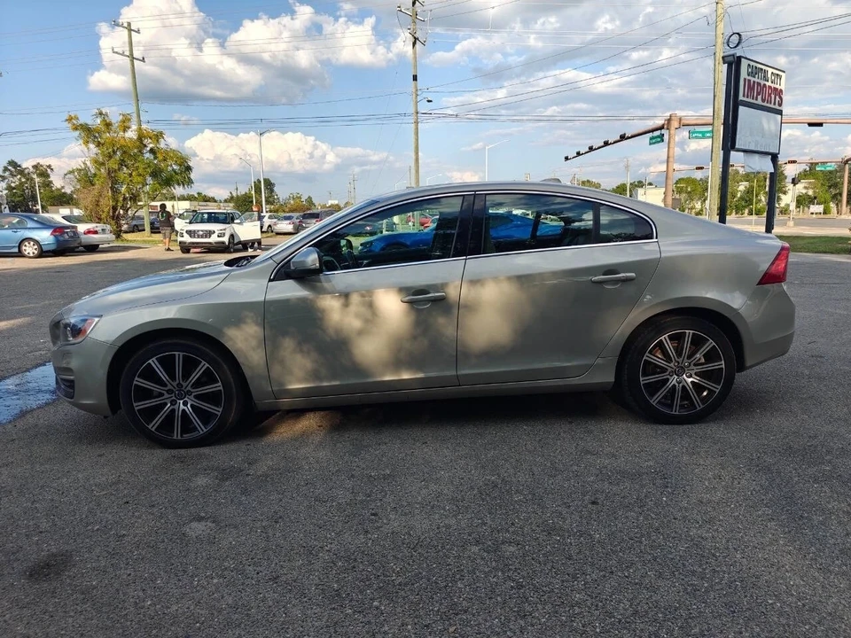 2017 Volvo S60 2nd Gen - Image 8 of 12
