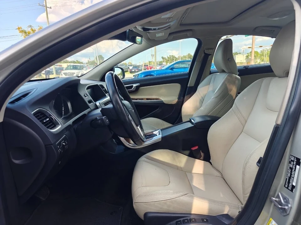 2017 Volvo S60 2nd Gen - Image 10 of 12