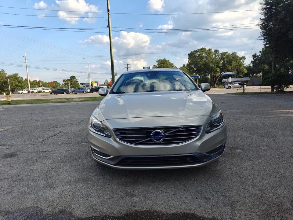 2017 Volvo S60 2nd Gen - Image 9 of 12
