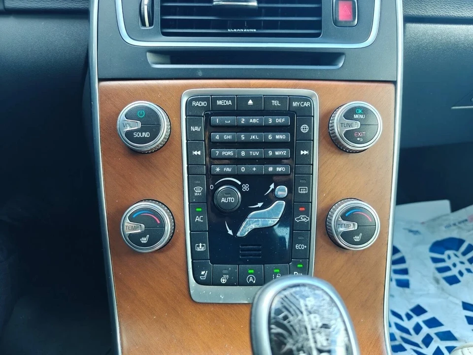 2017 Volvo S60 2nd Gen - Image 18 of 21