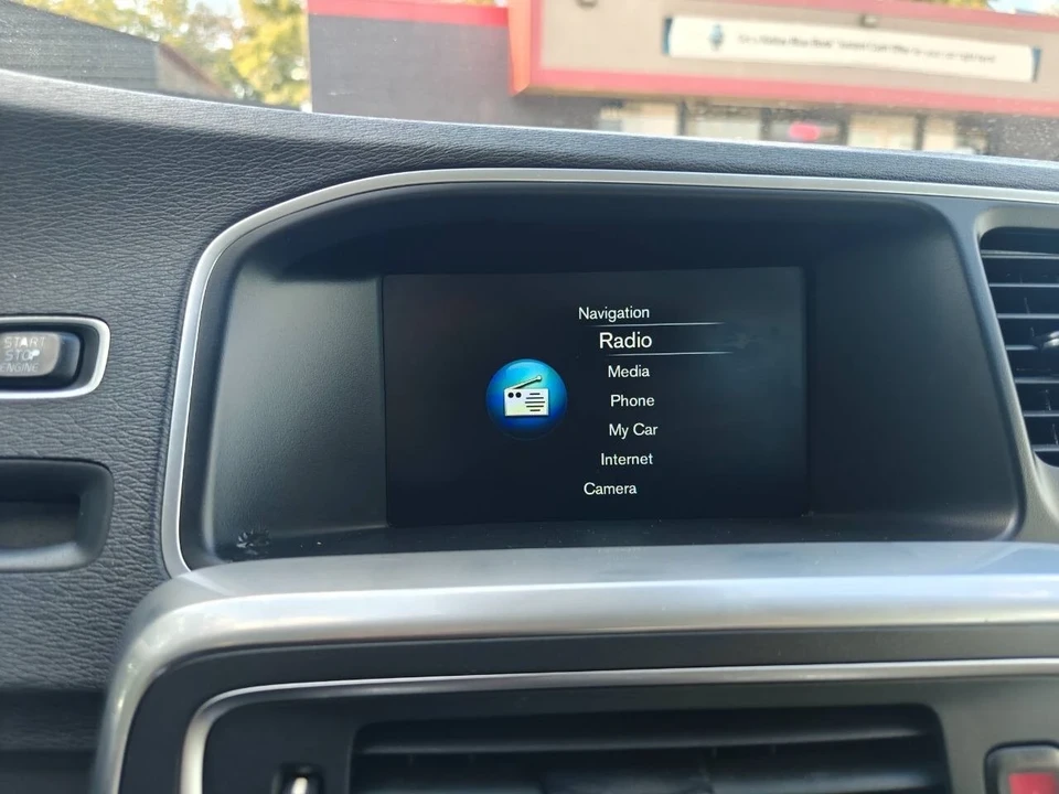 2017 Volvo S60 2nd Gen - Image 16 of 21