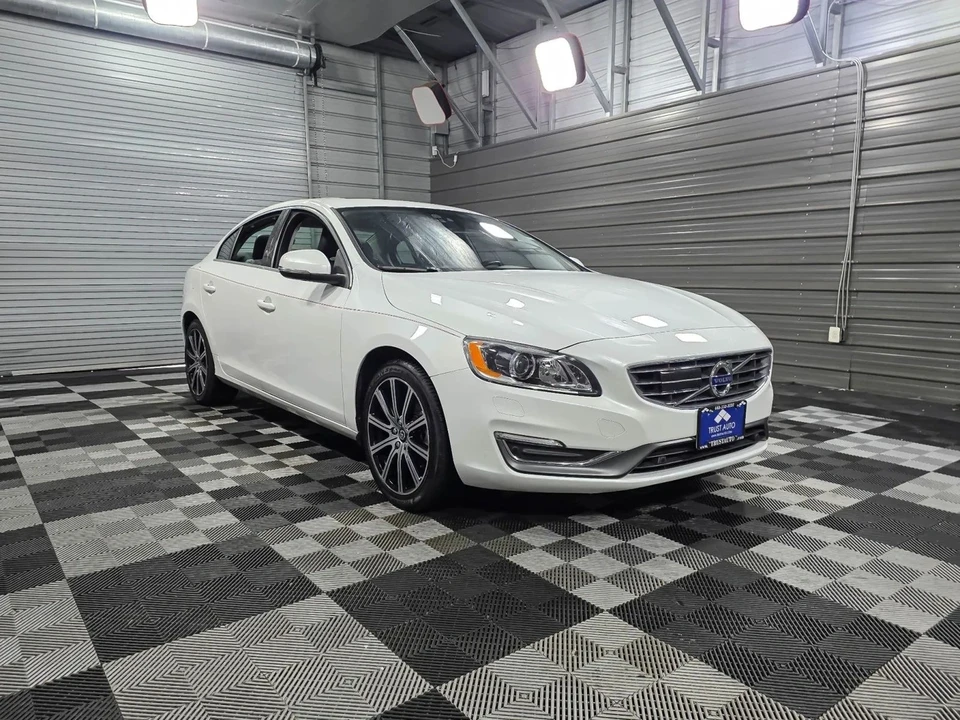 2017 Volvo S60 2nd Gen - Image 4 of 12