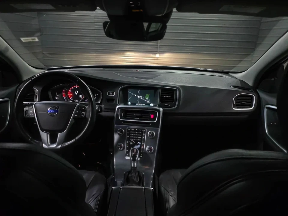 2017 Volvo S60 2nd Gen - Image 11 of 12