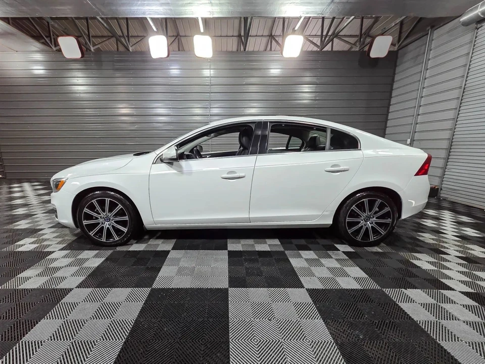 2017 Volvo S60 2nd Gen - Image 8 of 12