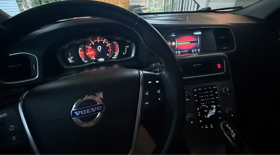 2017 Volvo S60 2nd Gen - Image 5 of 7