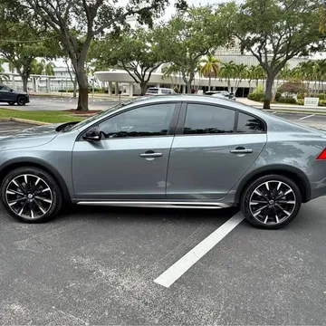 2017 Volvo S60 T5 Platinum Sedan 4D