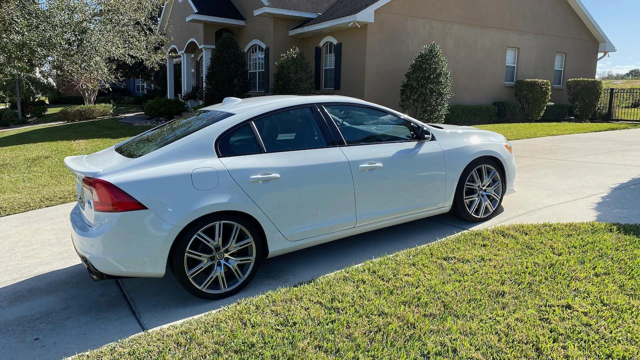 2017 Volvo S60 2nd Gen - Image 13 of 31