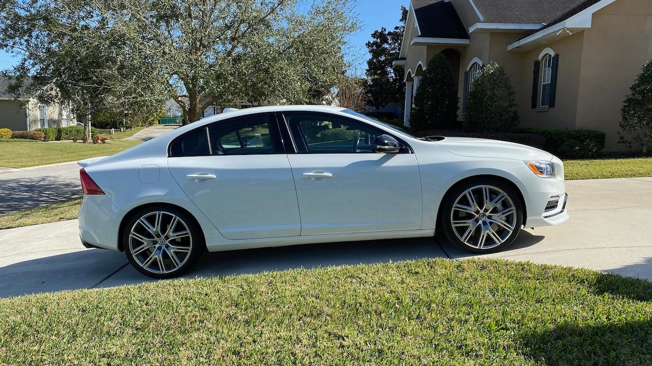2017 Volvo S60 2nd Gen - Image 14 of 31