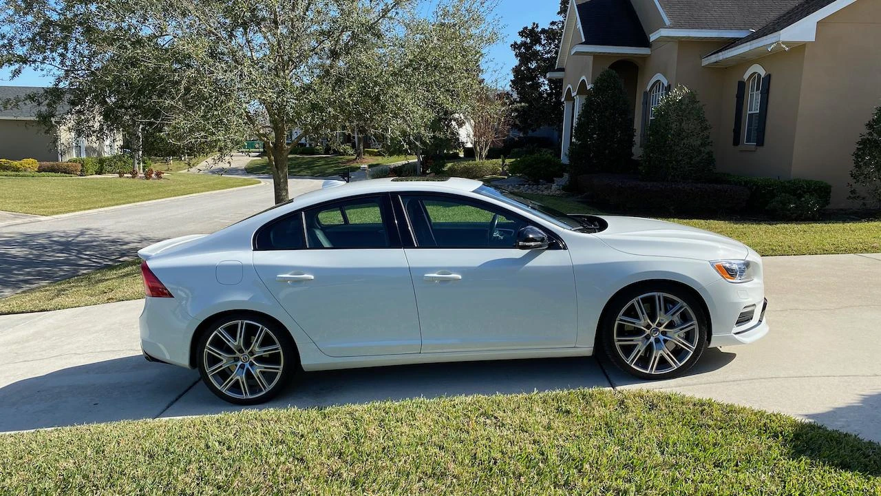 2017 Volvo S60 2nd Gen - Image 4 of 31