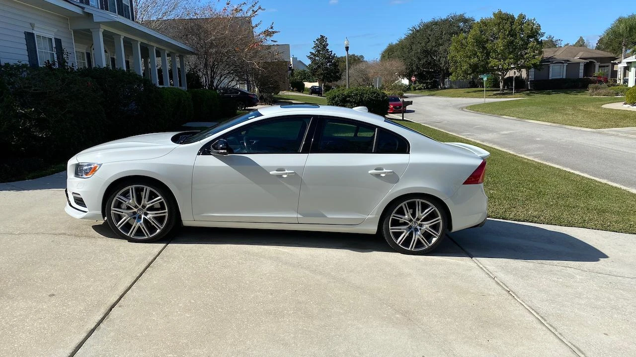 2017 Volvo S60 2nd Gen - Image 9 of 31